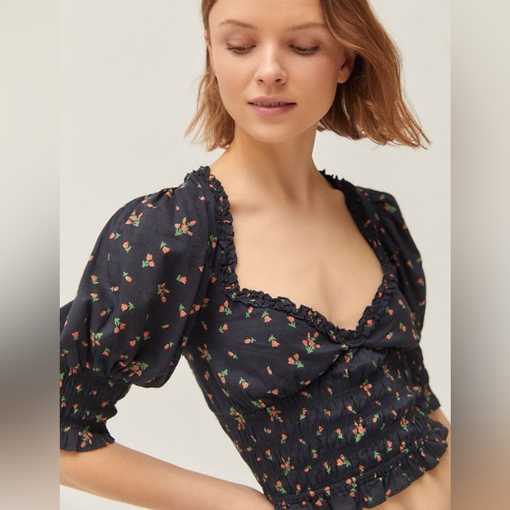 Urban Outfitters May Smocked Puff Sleeve Cropped Top • Size XS